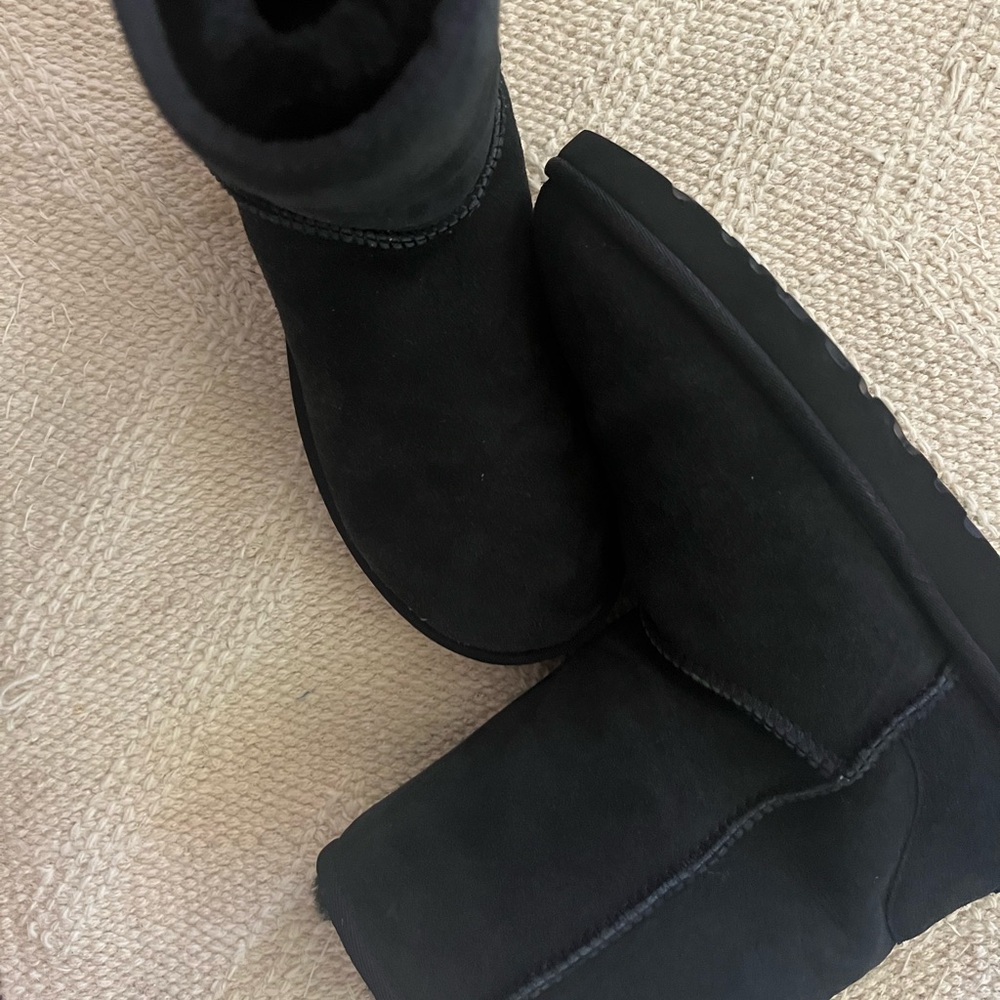UGG Women’s Classic Short II Boot